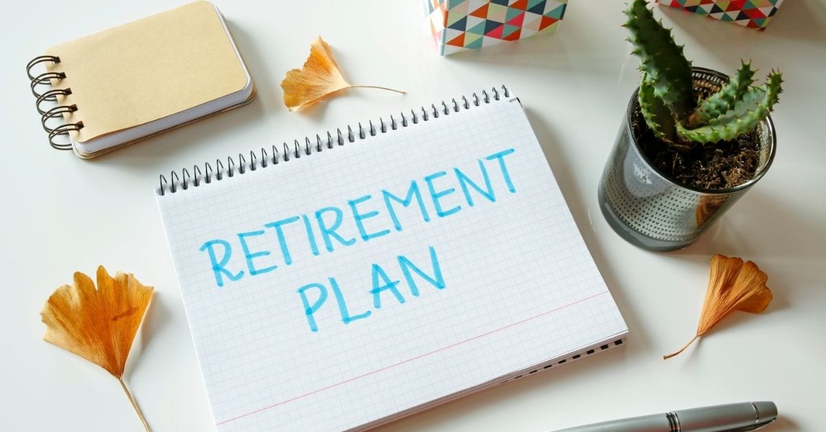 retirement plan note pad on desk